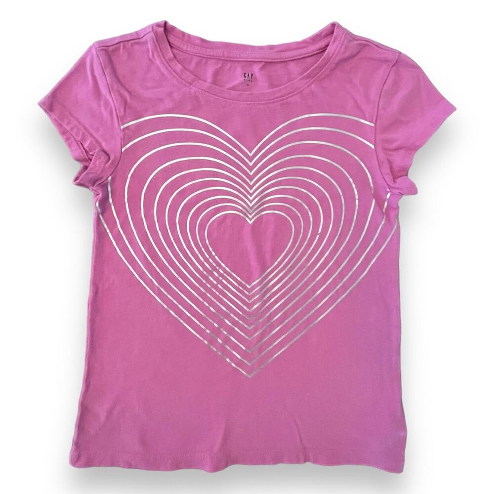 Gap VGUC Short Sleeve Heart Tee Shirt. Size M
